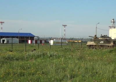 Военные обеспечили круговую оборону аэропорта Беслана