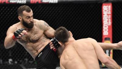 Боец украинского промоушена нокаутировал россиянина в дебютном поединке UFC