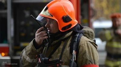 Спасатели ликвидировали крупный пожар в троллейбусном парке в Астрахани
