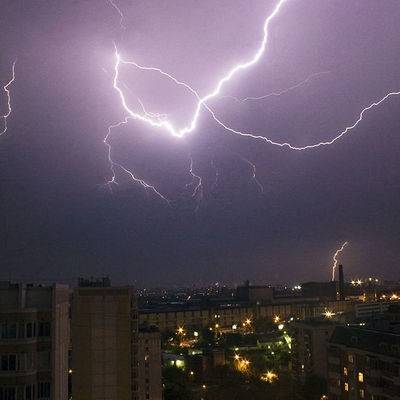 В Подмосковье объявлено экстренное предупреждение о дожде с грозой