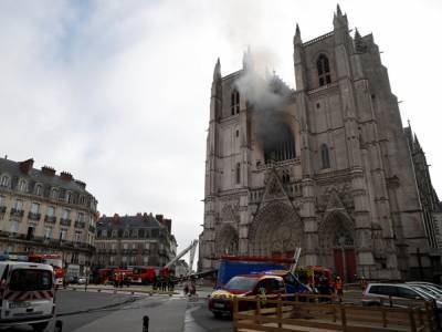 Во Франции задержан виновник пожара в соборе Святых Петра и Павла