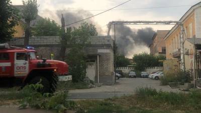 Пожар на складе в Екатеринбурге: пострадал один человек — Видео