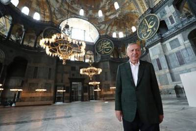 Эрдоган проинспектировал работы по преобразованию собора Святой Софии в мечеть