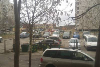 На улице Нахимова женщина выпала из окна и умерла от травм