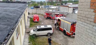 В Екатеринбурге загорелся склад с ГСМ: один человек получил ожоги