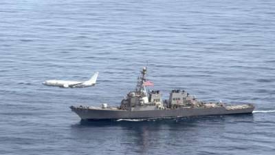 Американский эсминец с «Томагавками» на борту идет в Черное море
