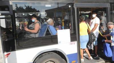 Водители израильских автобусов: "Не хотим рисковать жизнью и получать штрафы"