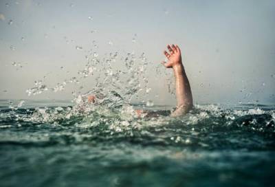 В Озерках во время купания утонул молодой петербуржец