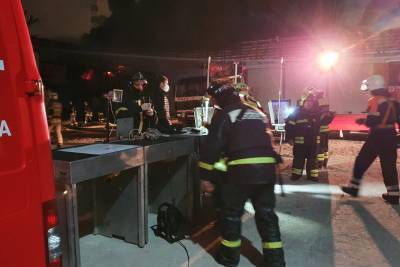 Крыша ресторана загорелась в центре Москвы