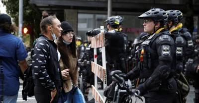 В Сиэтле полицейские окончательно разогнали протестующих, объявивших "автономию" | Мир | OBOZREVATEL