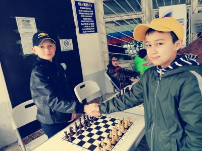 Южно-сахалинские шахматисты провели серию сеансов одновременной игры