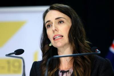Нарушавший карантин глава Минздрава Новой Зеландии ушел в отставку