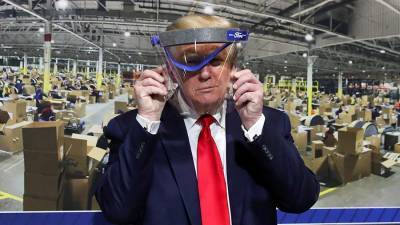 Трамп сравнил себя в маске с персонажем вестерна