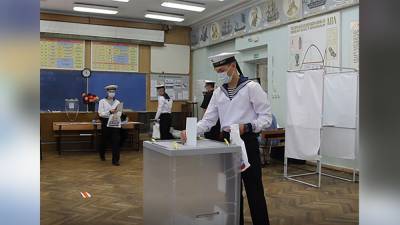 Европейские политики наблюдали за голосованием по Конституции в Крыму