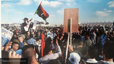 ПНС Ливии разогнало мирный митинг в Триполи при помощи сирийских радикалов