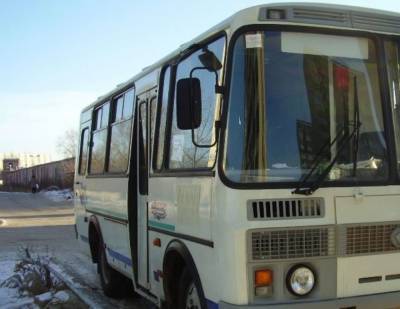 В кузбасском посёлке возобновили автобусные рейсы, отменённые из-за смерти пациентки с коронавирусом