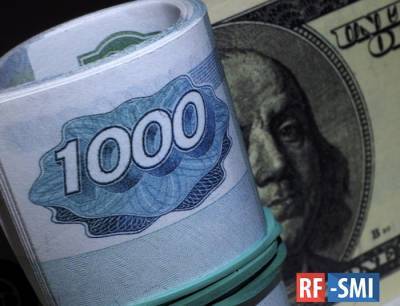 Рубль уверенно растет к доллару и евро вслед за нефтью