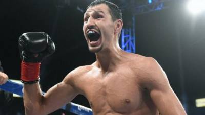 Украинскому боксеру обещают большие проблемы в бою с чемпионом