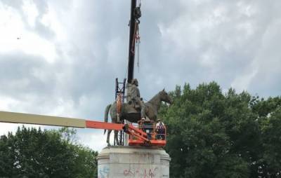 В Ричмонде мэр распорядился убрать все памятники конфедератам