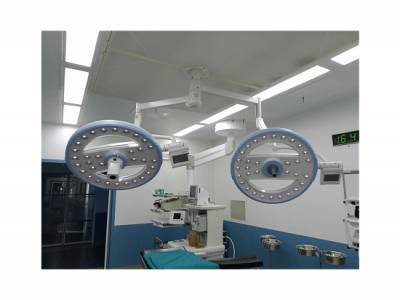 Новый хирургический светодиодный светильник поступил в РКОД