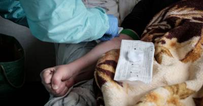 Во Франции мужчина четыре часа мучился из-за вызванной коронавирусом эрекцию