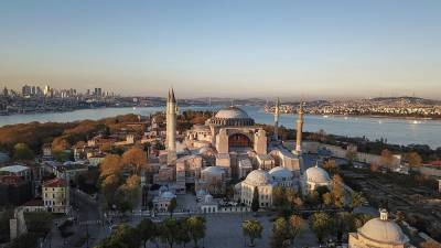 Столкновение цивилизаций: Анкара намерена сделать музей мечетью