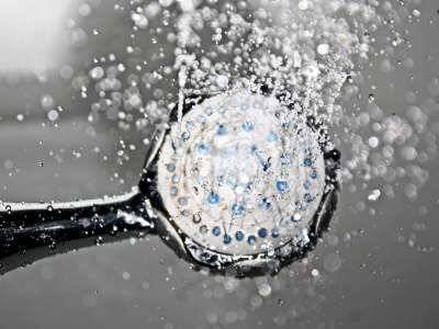 Холодный душ полезен во время пандемии коронавируса
