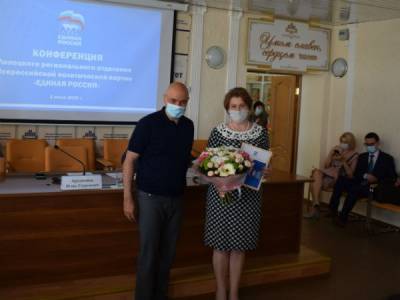 Игорь Артамонов наградил липецких врачей