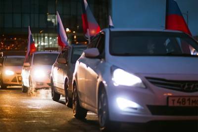 В России прошли стихийные автопробеги после голосования по поправкам
