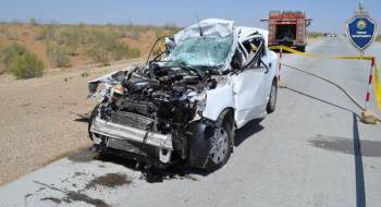 Cobalt на скорости врезался в грузовик в Бухарской области. Три человека погибли