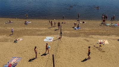 В Кемеровской области разрешили отдых на пляжах