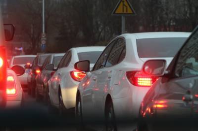 20-километровая пробка снова образовалась на трассе у Лосево под Воронежем