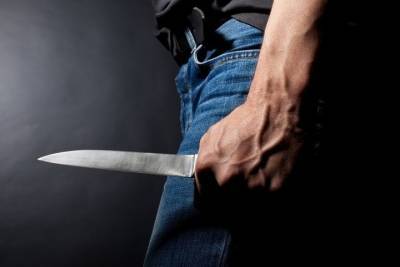 В Захаровском районе мужчина 20 раз ударил собутыльника ножом