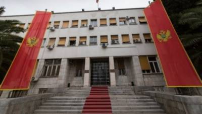 В Черногории легализовали однополые браки, однако гей-пары не смогут усыновлять детей
