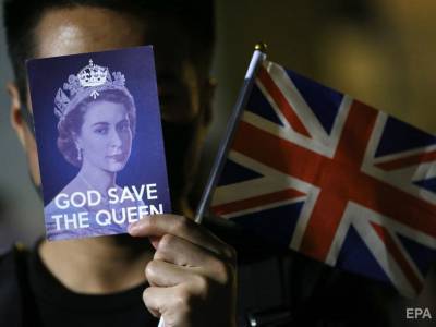Великобритания обещает помочь выехать из Гонконга обладателям своих паспортов. Китайский посол в Лондоне возмутился
