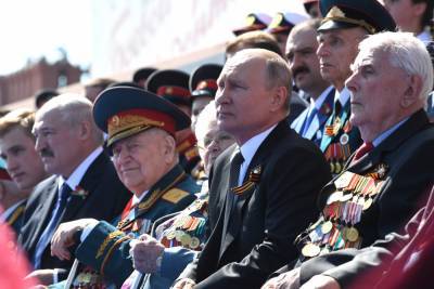 Путин назвал День Победы главным для России праздником