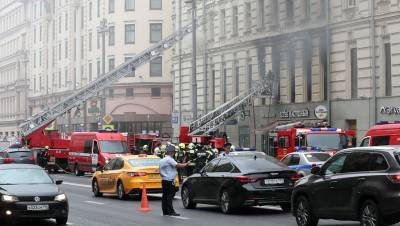 Власти заявили, что загоревшееся на Тверской улице здание является нежилым