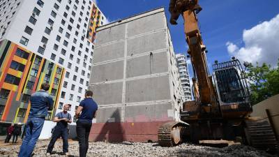 Власти Москвы оценили влияние пандемии на строительство домов по реновации