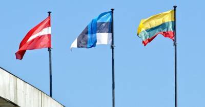 Латвийцы за границей смогут обращаться в консульства Литвы и Эстонии, если нет латвийского