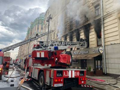 Пожарные локализовали возгорание в доме на Тверской