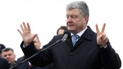 В Киеве сообщили о подготовке Петром Порошенко «кровавого переворота»