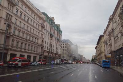 «Был какой-то хлопок»: Очевидица рассказала о начале пожара на Тверской