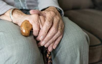 В Уфе аферисты обокрали 84-летнюю бабушку