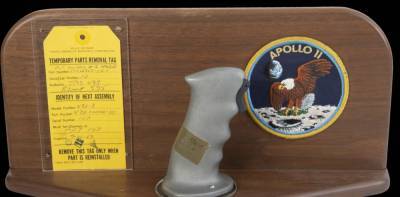 На аукцион выставлены редкие артефакты лунной миссии Apollo 11