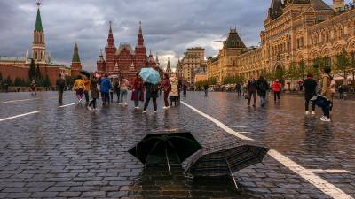 Москвичей предупредили о грозе и сильном ветре вечером 2 июля