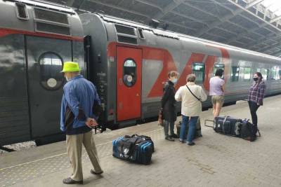 Поезд Петербург - Калининград запустили вновь, но не для всех