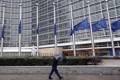 Украине из-за отставки Смолия могут заблокировать кредиты ЕС и МВФ