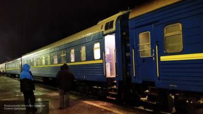 Украинцы записали видео из затопленного дождем пассажирского поезда