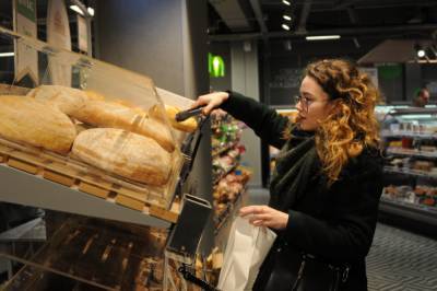 Эксперт рассказал, как формируется цена на хлеб - vm.ru