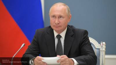 Путин присвоил двадцати городам России почетное звание "Город трудовой доблести"